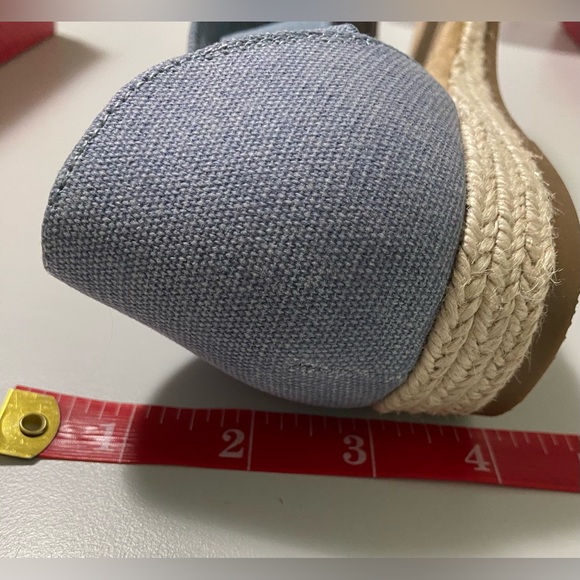 NWOT Kelly & Katie Canvas Sandals - Picture 14 of 14